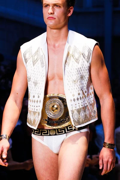 Look 9